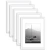 Americanflat Cornice 30x40 cm Bianco - Set da 5 Cornici 22x28 cm con Passepartout o 40x30 cm Senza Passepartout - Portafoto con Pannello Protettivo in Plastica, Ganci Seghettati Integrati