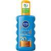 NIVEA Sun Protection & abbronzatura Spray solare SPF 20 (200 ml), crema solare con estratto di melanina per un'abbronzatura uniforme, protezione solare istantanea con sistema di filtraggio UVA/UVB