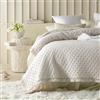ROOM99 Molly Elegante copriletto in beige, 240 x 260 cm, versatile come copriletto o copridivano, coperta per letto e divano, trapunta stile ideale come bedspread