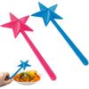 PHIEZC Confezione da 2 saliera con bacchetta magica, bastoncino per saliera, portaspezie con foro, bastoncino per sale e pepe, saliera a forma di stella per cucina, (blu + rosa)
