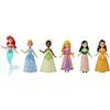 Mattel Disney Princess - Set Celebrativo Principesse, include 6 piccole bambole snodate con abiti scintillanti e 13 accessori per l'ora del tè, giocattolo per bambini, 3+ anni, JCR91