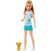 Barbie - Stacie, bambola bionda con coda di cavallo e un cucciolo, con abiti e accessori sportivi inclusi, dal film Barbie and Stacie to the Rescue, giocattolo per bambini, 3+ anni, HRM05
