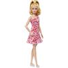 Barbie - Bambola Fashionistas con coda bionda, abito floreale rosa e rosso, sandali con plateau e orecchini a cerchio, giocattolo per bambni, 3+ anni, HJT02