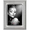 Valenti Argenti Cornice portafoto di Valenti. Cornice portafoto in Argento Laminato magla Milano e Retro in Legno. Le Dimensioni Sono 13x18 cm. La referenza è 52075 4l