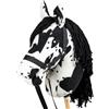 SKIPPI Hobby Horse Pezzato Nero, Set Cavezza e Redini, Cavallo A3, Testa di Cavallo con Bastone Macchiato, Bianco con Macchie Nere, Tobiano