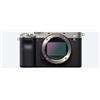 Sony Alpha 7 C - Fotocamera Digitale Mirrorless Full-frame, compatta e leggera, Real-time Autofocus, 24.2 MP, Stabilizzatore integrato a 5 assi, lunga durata della batteria (Argento)