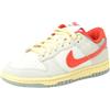 Nike FJ5429 Dunk Low Uomo, Sail/Picante Red-Photon Dust EU 38