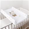 Baby Comfort Materassino per fasciatoio, base rigida, 70 x 50 cm, adatto per lettino da 120 x 60 cm, unisex, con cuneo, anti-rotolo, impermeabile, con bordi rialzati (coniglietto di compleanno)