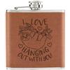 Gift Base Bradipo i Love Appeso Fuori Con You 170ml Simil Pelle Hip Flask Marroncino Funny