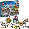 LEGO City Town Inaugurazione del Negozio dei Donut, Set Automobiline Giocattolo con Moto della Polizia, Camion con Rimorchio, Gru e 10 Minifigure, 60233