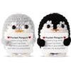 TOYMIS 2 Pz Abbraccio Pinguino, 6,5cm Mini Divertente Pinguino Positivo Bambola All'Uncinetto Ornamento Giocattolo Lavorato a Maglia con Carta Positiva per Festa di Compleanno Regalo (Grigio, Nero)