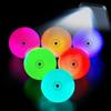 THIODOON Palline da golf che si illuminano al buio, attivate dalla luce, 7 colori, rimangono illuminate, facili da accendere e spegnere con torcia, palline da golf luminose per golf notturno,