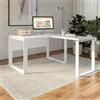 DEGHI Scrivania angolare 140x170 cm con top bianco lucido da 30 mm e gambe in metallo - Homely office