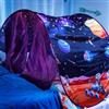 LEEMASING Tenda da letto fantasy, divertente, pieghevole, pop up, per interni ed esterni, misura doppia, per ragazzi e ragazze, tenda per bambini, casetta per bambini (Spazio con luce remota)