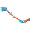 Hot Wheels - Track Builder Set Sfide Tema Ghiaccio, include 1 veicolo Hot Wheels in scala 1:64 e 10 pezzi di pista, trasportabile e collegabile con altre piste, giocattolo per bambini, 4+ anni, HKX40