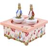 Trousselier - Pierre Coniglio Peter Rabbit Fragole - Carillon per bambini in legno - 2 figurine rimovibili - Regalo per nascita e battesimo - Musica Il Flauto Incantato Mozart