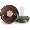 FRIGG Little Viking Ciuccio in Silicone | Pacco con 2 Ciucci | Prodotto in Danimarca | Senza BPA | Tettarella simmetrica a ciliegia | (Cocoa/Olive, Taglia 2 (6-18 Mesi))