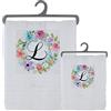 Generico Set 2 Asciugamani Bagno Personalizzati 100% cotone Made in Italy Asciugamano Viso e Ospite Bianco Con Stampa Personalizzata Idea Regalo Bagno Doccia Biancheria Casa Iniziali nome Floreale Fiori
