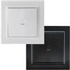 VoltShine Spina Tipo Schuko - EP Nero: la perfetta fusione di funzionalità e stile. Il suo design elegante e robusto garantisce connessioni sicure, ideali per una casa moderna e sofisticata.