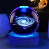 Vicloon Lampada a Sfera Di Cristallo 3D Da, Luce Notturna per Bambini a Forma di Sfera in Vetro, 5 colori luce notturna con base in legno, 6cm, Decorazione in Cristallo Regali per bambini, Milky Way