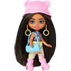 Barbie - Extra Mini Minis Fly, mini bambola alta 8+ cm con look Safari, abito alla moda con stampa animalier e tanti accessori per lo styling inclusi, giocattolo per bambini, 3+ anni, HPT57