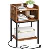 HOOBRO Comodino con Stazione di Ricarica, Tavolino con Scomparti Aperti, con Porta USB e Presa di Corrente, per Piccoli Spazi, Camera da Letto, Soggiorno, Marrone Vintage e Nero EBF38CBZ01