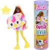 Barbie - Cutie Reveal Serie Color Dream, bambola con costume da pinguino di peluche tye-die e 10 accessori a sopresa con effetto cambia colore, giocattolo per bambini, 3+ anni, HRK40