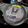 Resin Bike Adesivi Moto Compatibile con CF MOTO 450 MT 2024-2026 Tundra Grey Protezione Tappo Serbatoio da Urti e Graffi. Adesivi Resinati con Effetto 3D Made in Italy