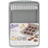 Wilton Backen und Kühlen Set, 2-Teilig, Griglia di Raffreddamento Rettangolare per Biscotti, Cioccolato e Candy Melts - Contenuto: Stampo da Forno e Griglia