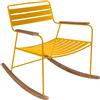 Fermob - Sedia a dondolo Surprising - Giallo - Teck - Designer Harald Guggenbichler