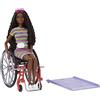 Barbie Fashionistas Bambola Afroamericana con Sedia a Rotelle e Vestiti alla Moda, Giocattolo per Bambini 3+Anni, GRB94