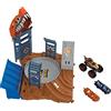 Hot Wheels - Hot Wheels Monster Trucks Arena degli Scontri, Sfida in Testacoda con Tiger Shark, playset con un truck e 2 macchinine da distruggere, giocattolo per bambini 4+ Anni, HNB93