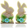 com-four® 2x Espositore decorativo Coniglietto pasquale con fiori - Decorazione pasquale da posare - Decorazione pasquale in feltro con base in legno (2 pezzi - colorato 25 cm)