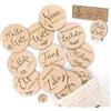 HOUISM Biglietti miliari in legno per bambini in tedesco, 30 momenti importanti su legno di tiglio selezionato, con pratico supporto, regalo per nascita e baby shower, per donne incinte, mamme e genitori