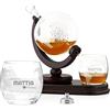 Maverton Decanter per Whisky in vetro - incisione personalizzata - Caraffa a forma di mappamondo da 850 ml + 2 bicchieri da whisky - regalo uomo - cuore