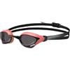 Arena Cobra Core Swipe - Occhialini da nuoto unisex, anti-appannamento, per uomo e donna, lenti in policarbonato non a specchio, colore: fumo/corallo