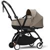 Stokke Passeggino Stokke YOYO3 con Newborn Shell (Taupe) - Include telaio (nero), Newborn Shell, materasso doppio, coprigambe, tracolla imbottita e borsa protettiva per riporre il passeggino