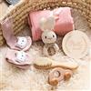Youuys 7 Pezzi Regalo Set per Neonato, Regalo per Bambino e Bambina, Asciugamano da Bagno, Sonaglio, Giocattolo in Legno, Cartoline, Calzini, Spazzola, Baby Shower (Coniglio Beige)