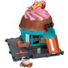 Hot Wheels 'Let's Race' Netflix - Gelateria con Vortice, playset a forma di cono gelato con pista e ascensore attivabile, include 1 macchinina Hot Wheels, giocattolo per bambini, 4+ anni, HTN77