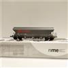 NME 512697 Ermewa Tagnpps 101m³ livrea grigia, logo rosso, luci di coda