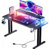 HLFURNIEU Scrivania Gaming LED 160 x 60 cm, Tavolo Gamer con Presa di Corrente e Supporto per Monitor, Postazione Gaming con Porta Bicchiere e Gancio per Cuffie, Superficie in Fibra di Carbonio, Nero