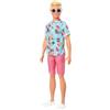 Barbie- Bambola Ken Fashionistas, Biondo con Camicia a Maniche Corte e Occhiali da Sole, Giocattolo per Bambini 3+ Anni, GYB04