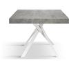 Tavolo FORTE DEI MARMI in legno, finitura grigio cemento e gambe incrociate in metallo bianco, allungabile 95×90 cm - 145 x 90 cm