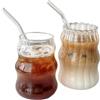KYEQATY Tazze di vetro con cannucce 2 pezzi in vetro a costola vintage da 18 once di vetro a filo vetro a forma di bicchieri da caffè ghiacciato per il succo di succo di whisky per il Natale per Natal