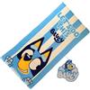 Bluey Asciugamano per bambini 70 x 140 cm | Microfibra morbida e assorbente | Asciugatura rapida | Design ufficiale spiaggia, piscina e bagno | Perfetto per bambini e fan
