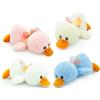 De.car2 Peluche Papere Stese con Fiocco L 30 Cm 4 Colori Ass. 1 Pz