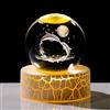 Movdyka Statuetta a forma di delfini 3D in cristallo, da 6 cm, regalo per donne, sfera artistica in vetro per camera con base di luce calda, ricordi per gli amanti dei delfini per compleanno e