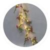 Brightium Ghirlanda LED da 1,5 m con rami e bacche rosse a batteria, ideale per decorazioni festive e ambienti accoglienti.