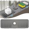 ZGGZHeim Tappetino in silicone per rubinetto, inclinazione a 5 gradi, paraspruzzi per cucina, lavabo, tappetino in silicone, tappetino antigoccia, paraspruzzi per lavabo, grigio, 44,5 x 14 cm