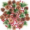 Whaline Set per realizzare ghirlande di Natale, con bacche rosse agrifoglio artificiali, rametti e pigne naturali, ornamento la casa autunno, inverno, festa o albero il fai da te, 130 pezzi